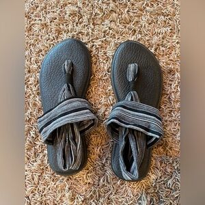 Sanuk women’s sandals